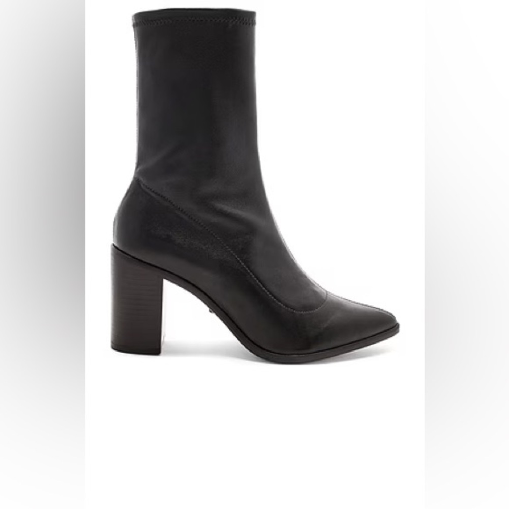 Schutz Amellie Pointy Toe Bootie- size 5